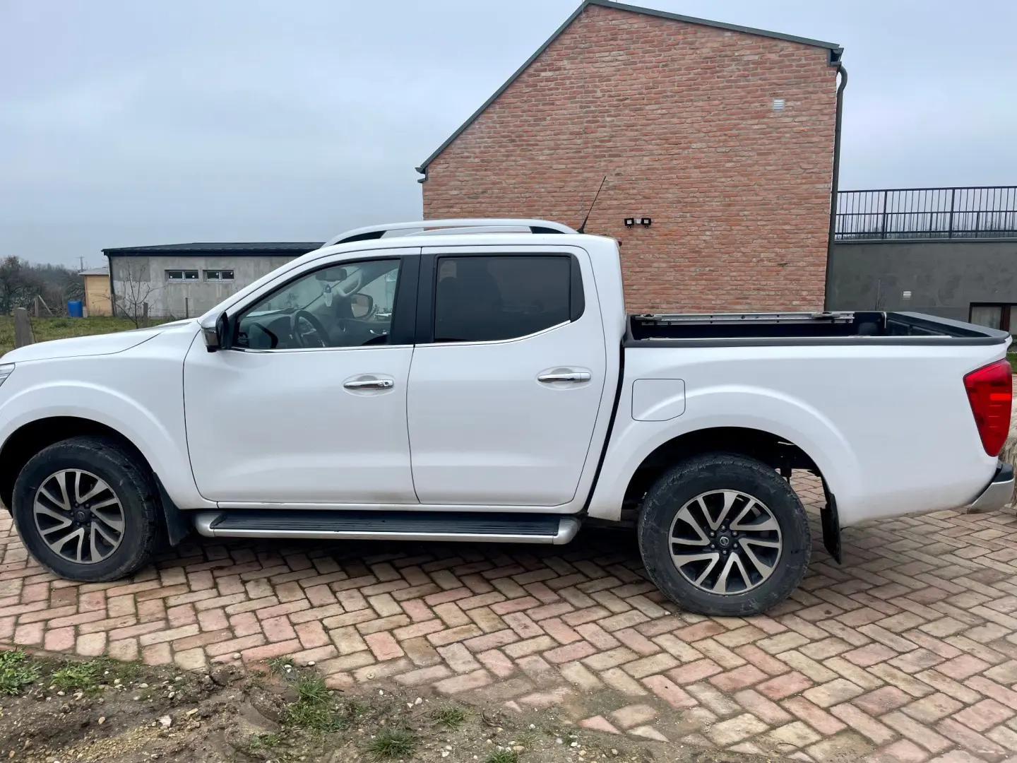 Nissan Navara Navara 2.3 dCi 160 4x2 Tekna 4