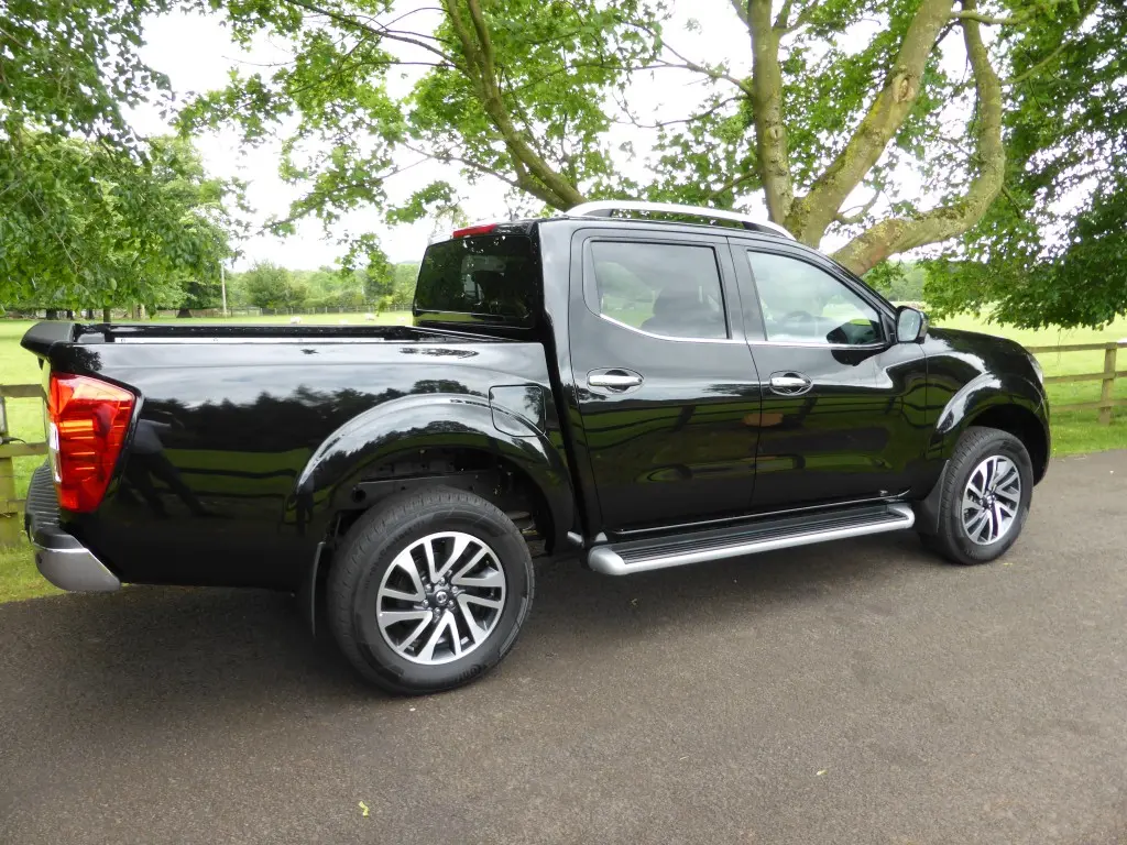 Nissan Navara Navara 2.3 dCi 160 4x4 Tekna 4