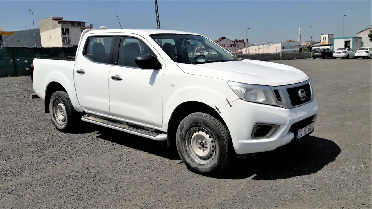 Nissan Navara Navara 2.3 dCi 160 4x4 Visia 3