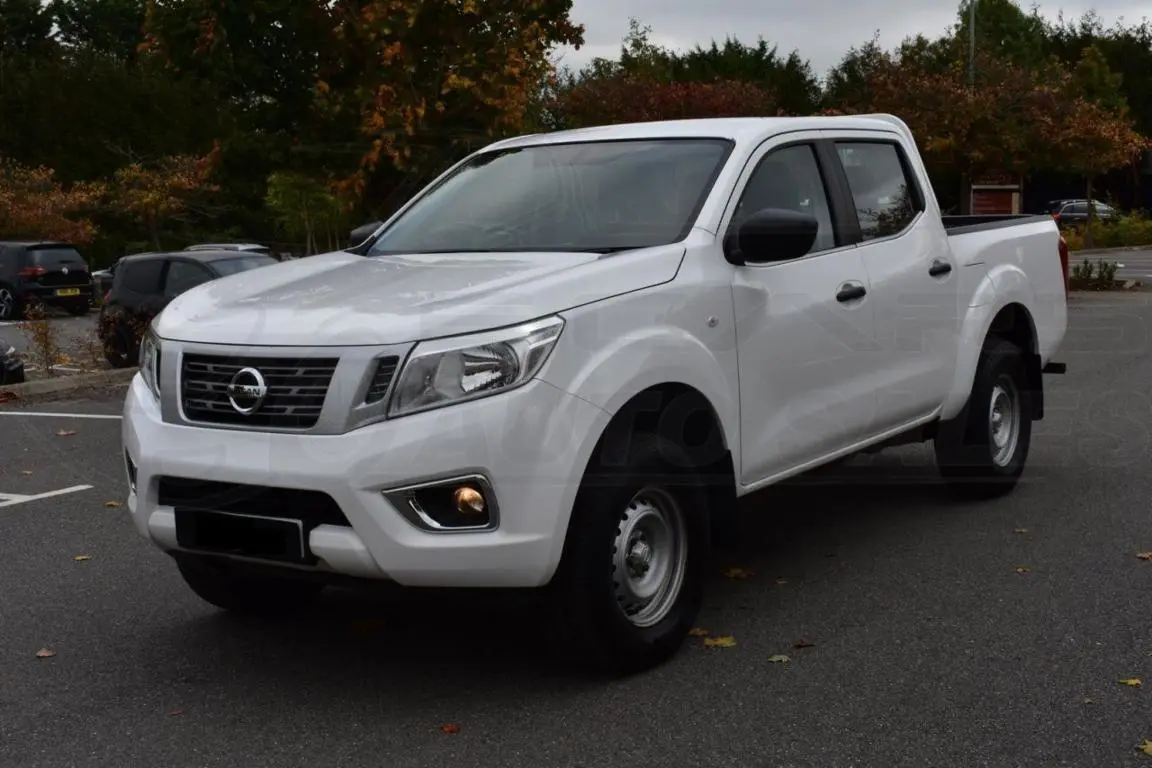 Nissan Navara Navara 2.3 dCi 160 4x2 Visia 2