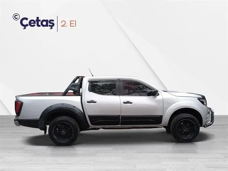 Nissan Navara Navara 2.3 dCi 160 4x4 Visia 4