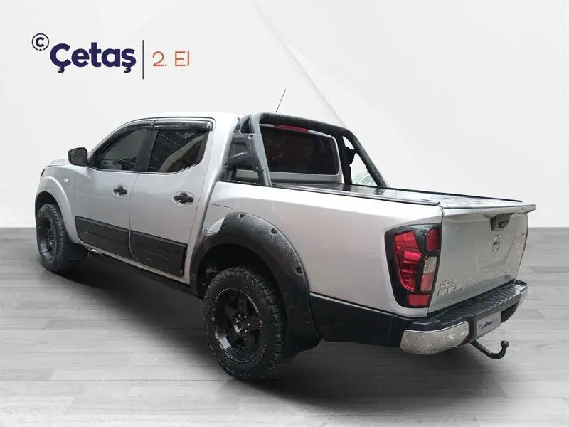 Nissan Navara Navara 2.3 dCi 160 4x4 Visia 6