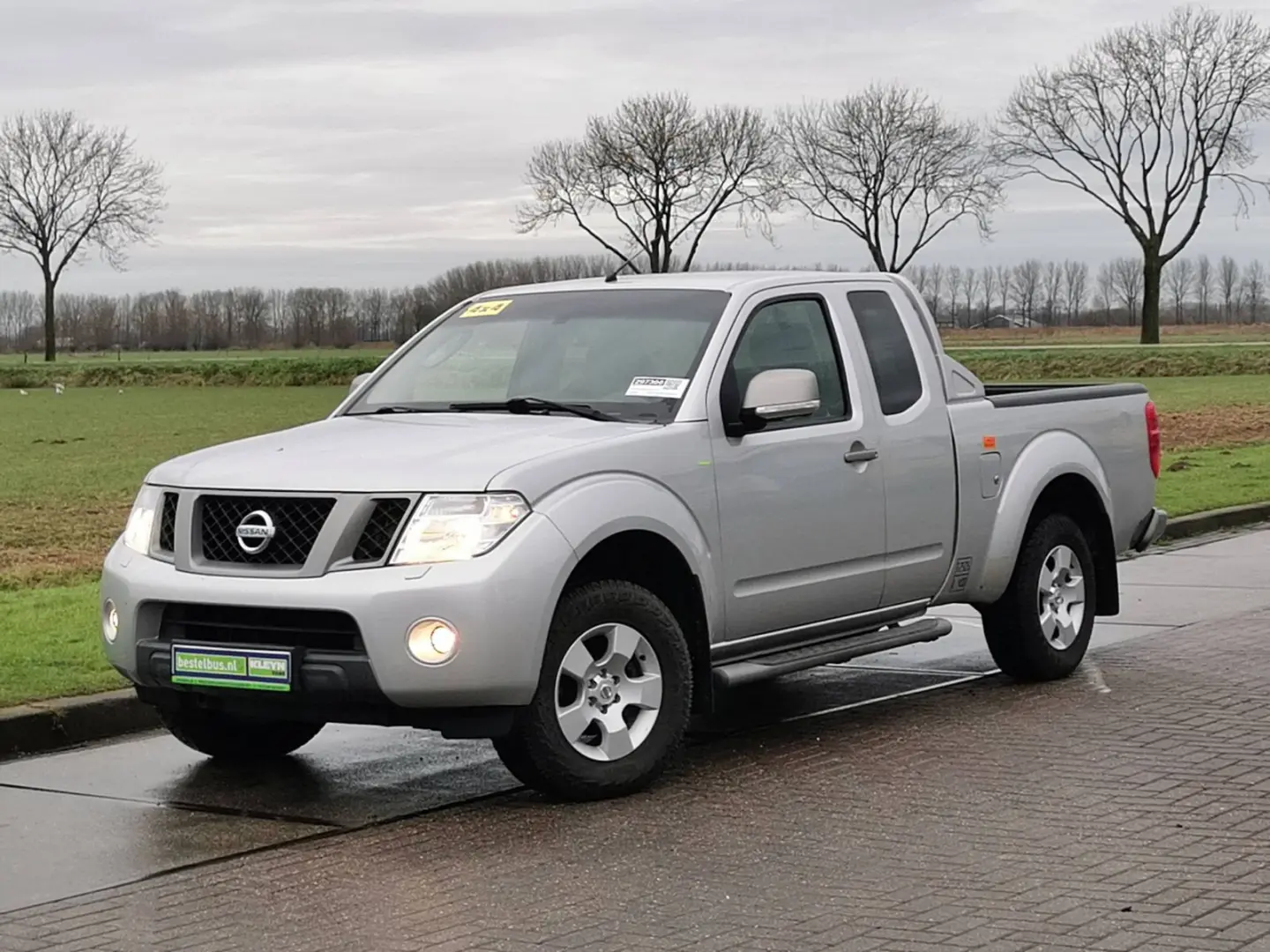 Nissan Navara Navara 2.5 D 4x4 SE 3