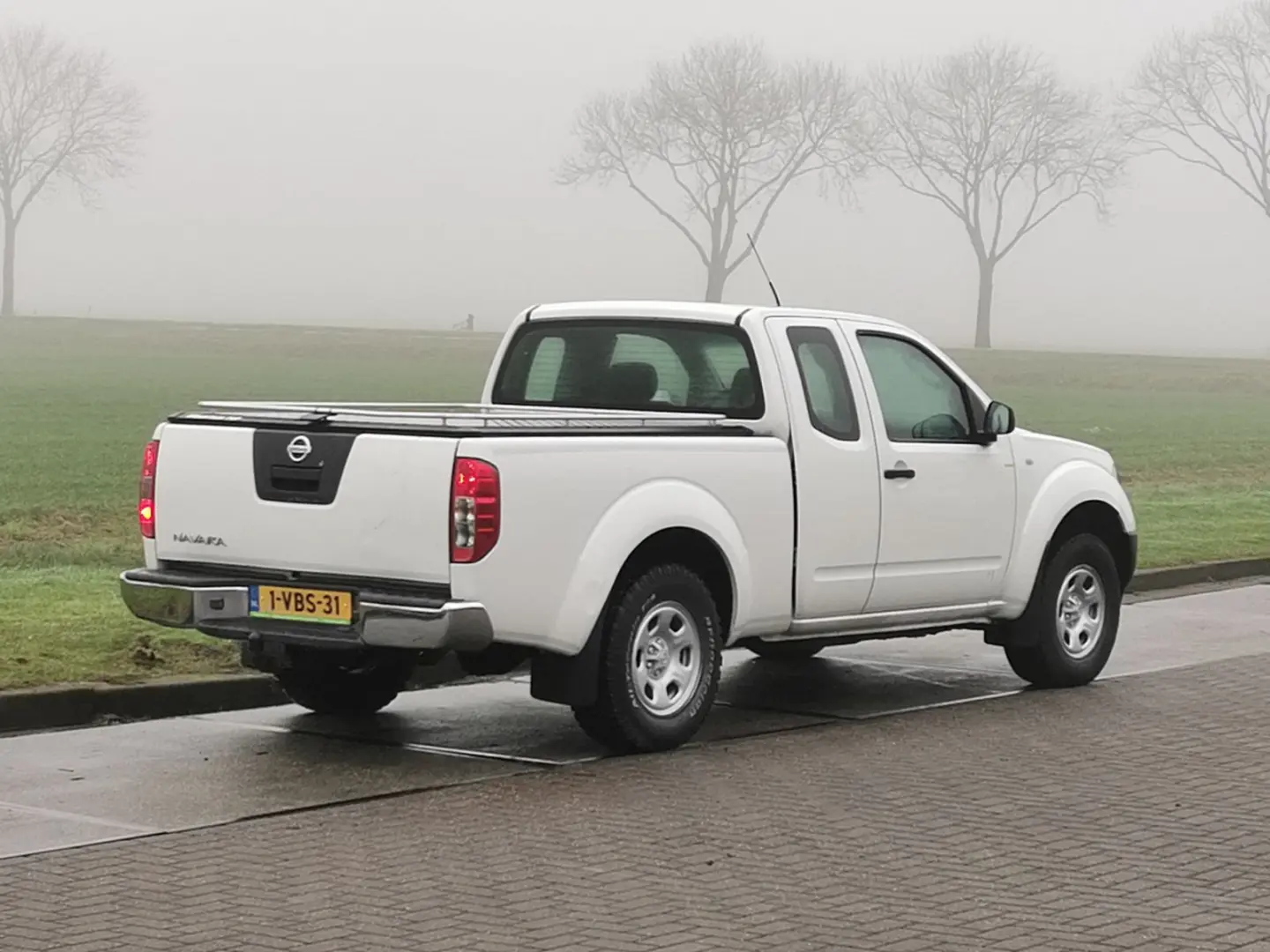 Nissan Navara Navara 2.5 D 4x2 SE 3