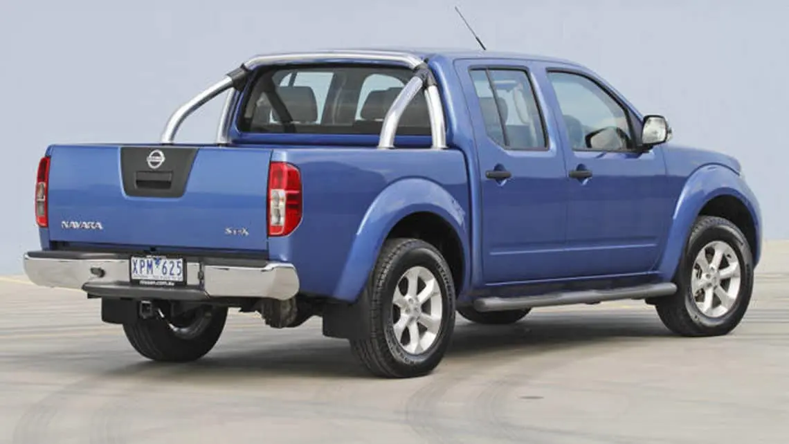 Nissan Navara Navara 2.5 D 4x4 Uzun Kasa LE 4