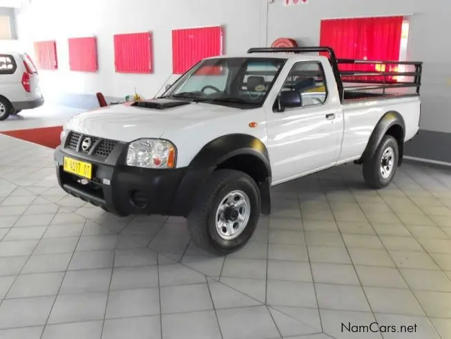 Nissan  NP 300 2.5 TDI 4x4 Skystar SSS 1