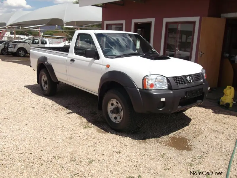 Nissan  NP 300 2.5 TDI 4x4 Skystar SSS 2