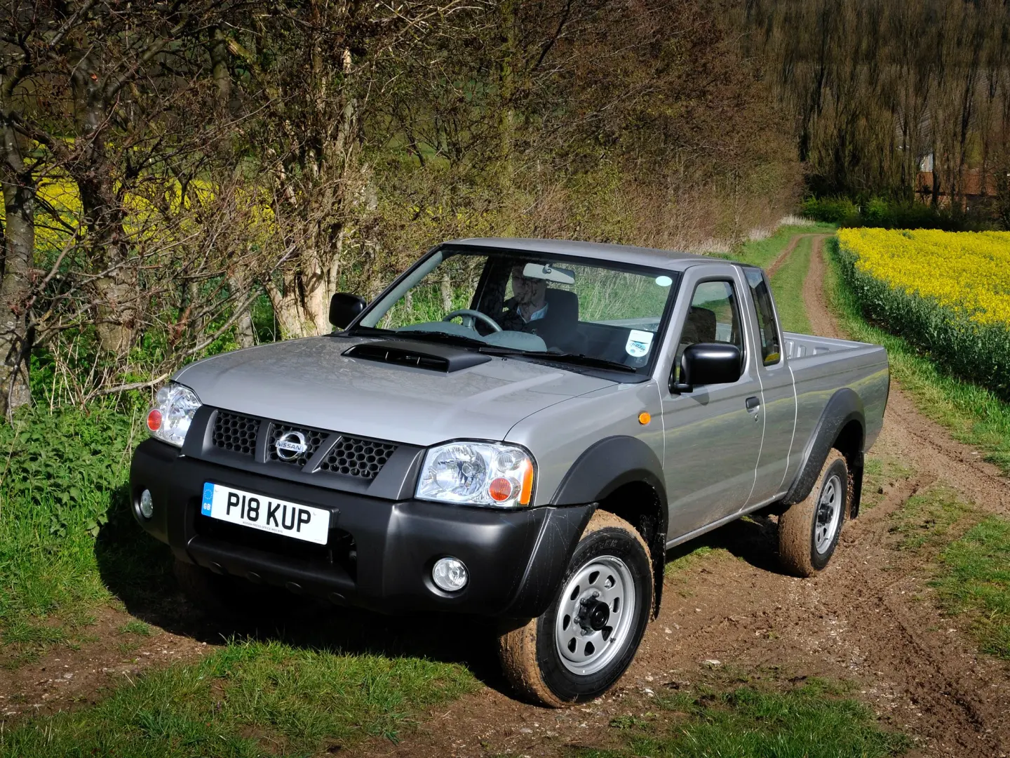 Nissan  NP 300 2.5 TDI 4x4 Skystar SSS 4