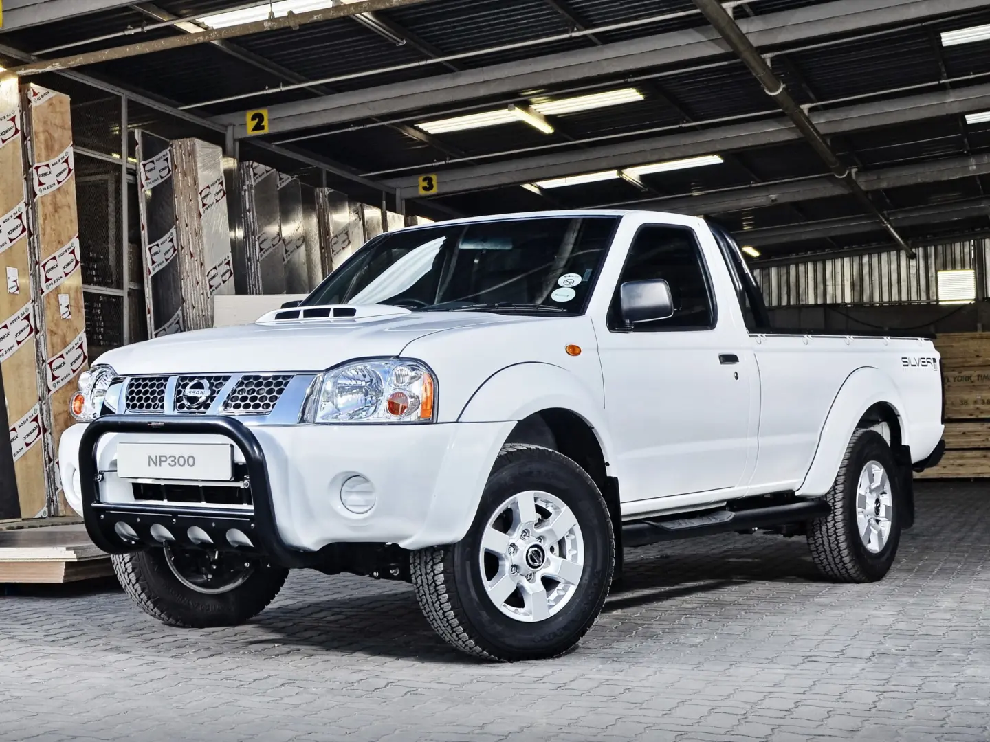 Nissan  NP 300 2.5 TDI 4x4 Skystar SSS 5