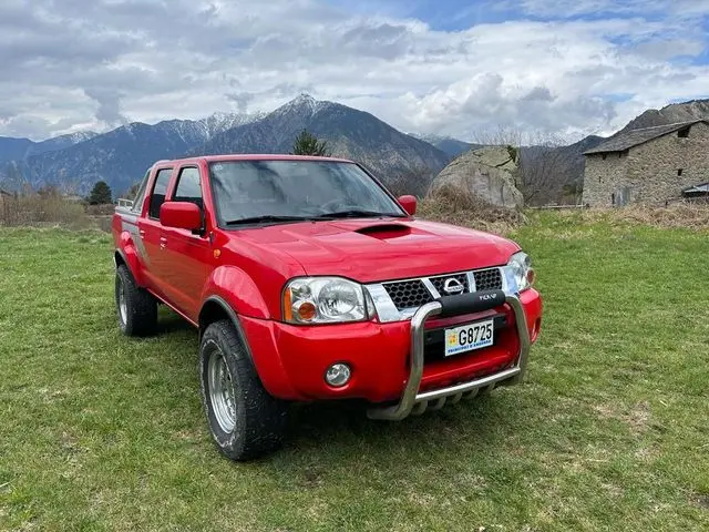 Nissan  Pick-Up 2.5 TDI 4x2 Country Special Edition 5