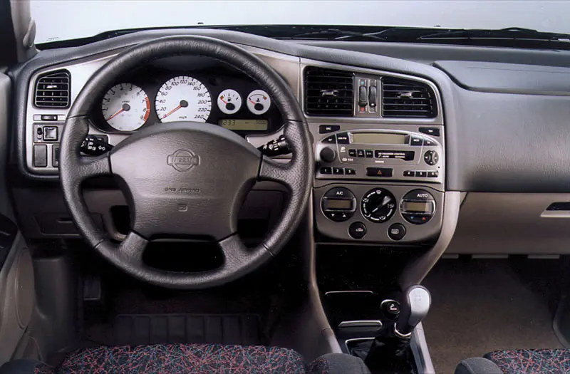 Nissan Primera Primera 1.8 Luxury 7