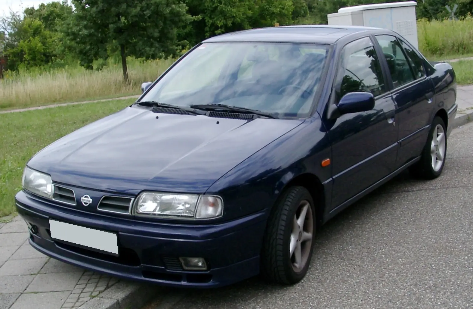Nissan Primera Primera 2.0i SR 6