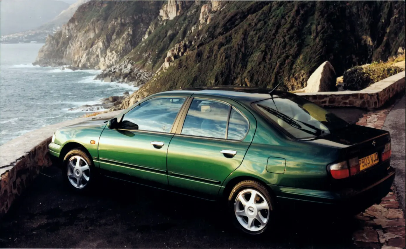 Nissan Primera Primera 2.0i SR 4