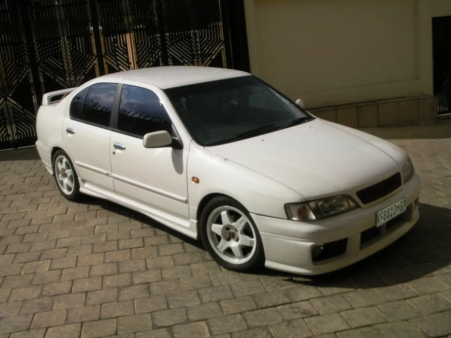 Nissan Primera Primera 2.0i SR 6