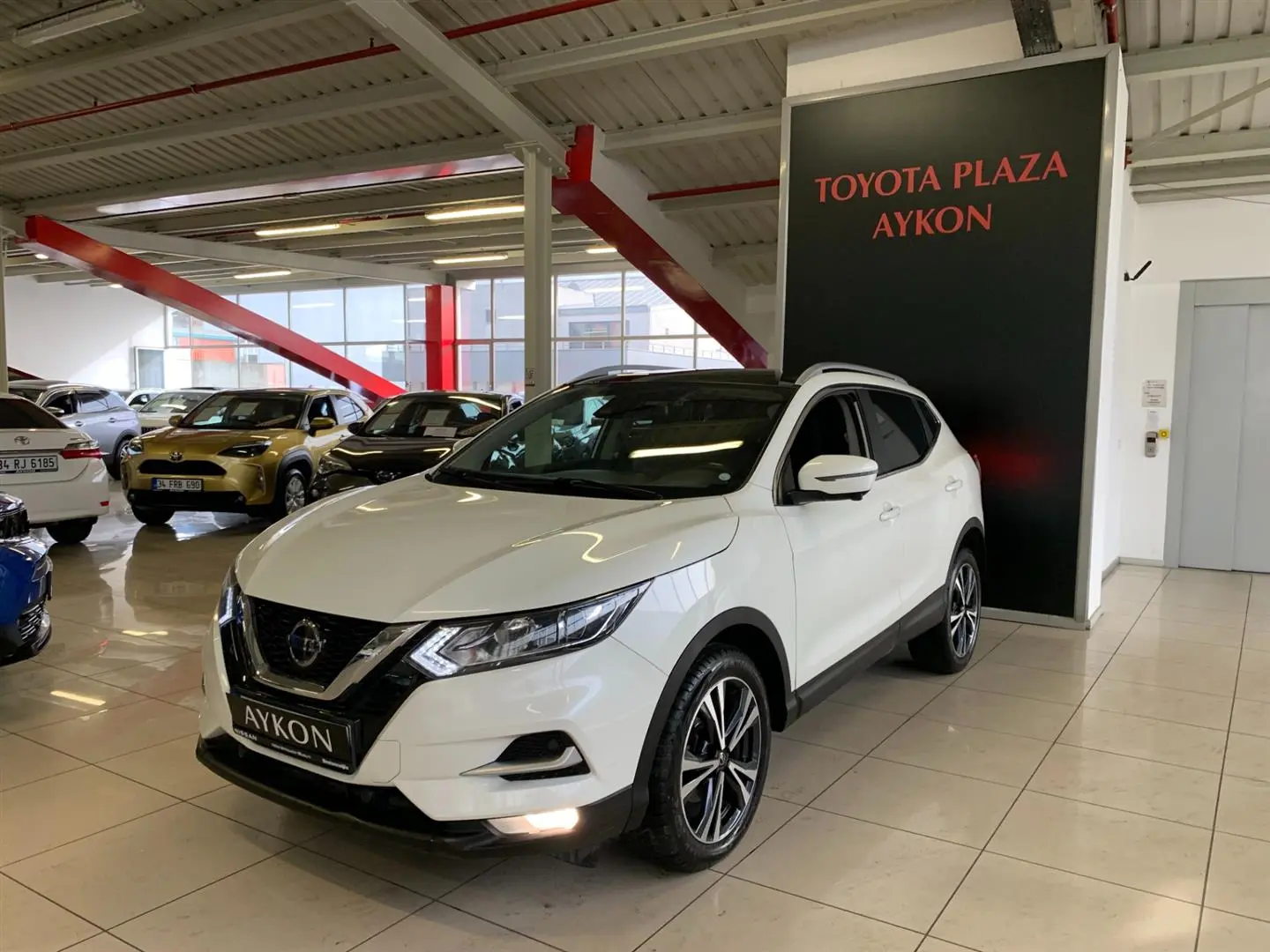 Nissan Qashqai Qashqai 1.3 DIG-T Skypack Plus 4x2 DCT 1