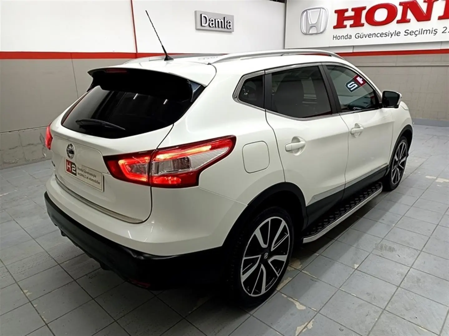 Nissan Qashqai Qashqai 1.6 DCI Start&Stop Platinum Premium Pack X-tronic 5