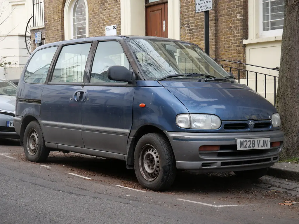 Nissan Serena Serena 2.0 SLX 4