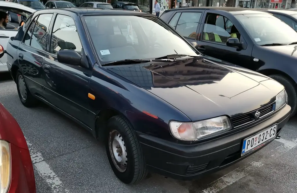 Nissan Sunny Sunny 1.4 LX 5