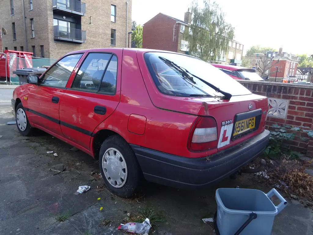 Nissan Sunny Sunny 1.4 LX 6