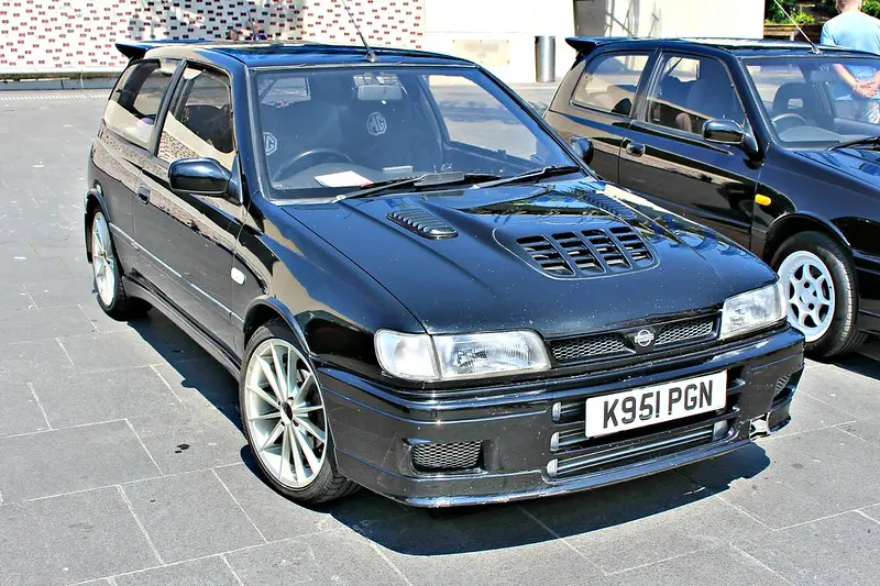 Nissan Sunny Sunny 2.0 DLX 2