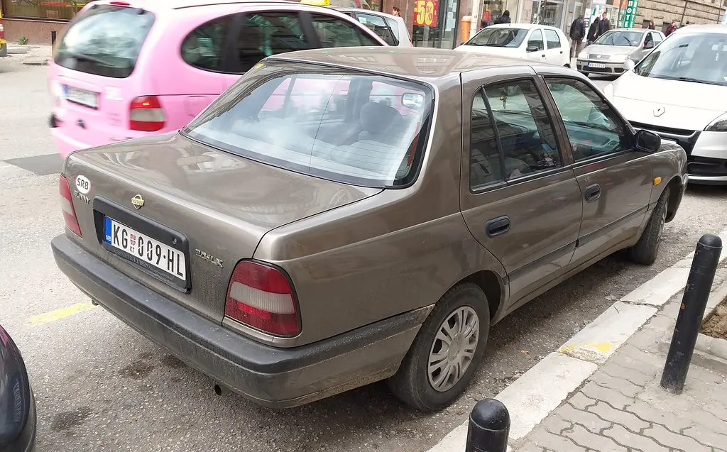 Nissan Sunny Sunny 2.0 DLX 1