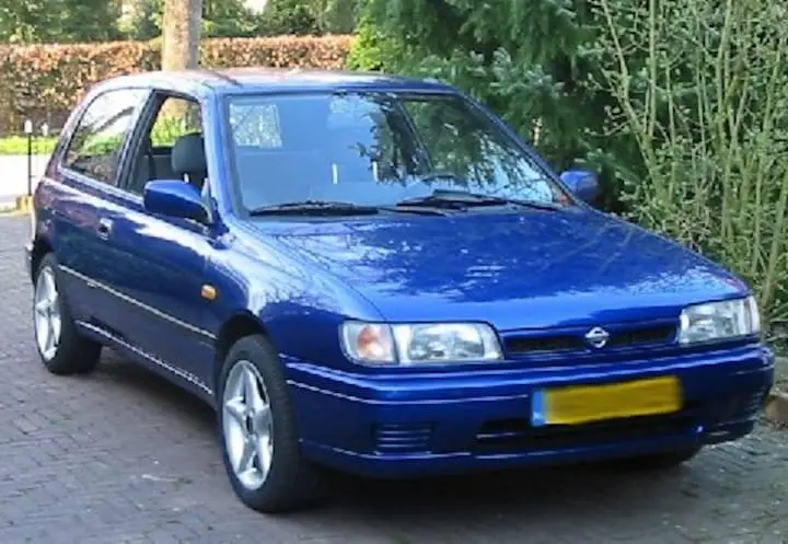 Nissan Sunny Sunny 2.0 DLX 2