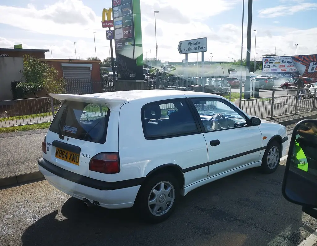 Nissan Sunny Sunny 2.0 GTI 4