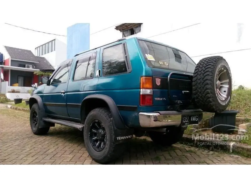 Nissan Terrano Terrano 2.4 0