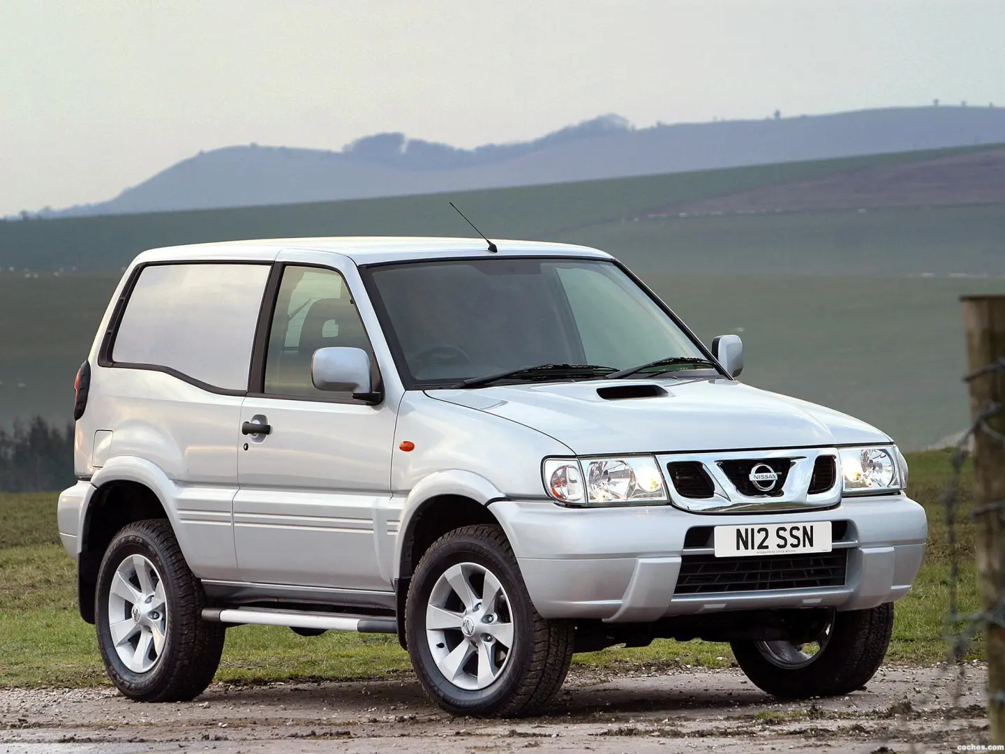 Nissan Terrano Terrano 2.4 Elegance 2