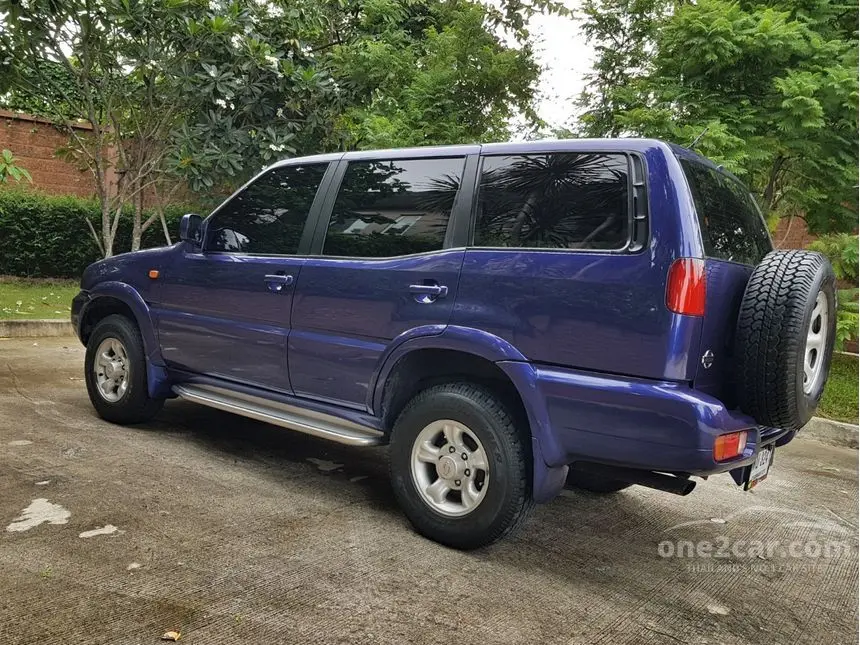 Nissan Terrano Terrano 2.4 Elegance 3