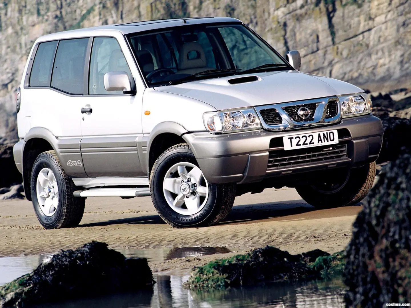 Nissan Terrano Terrano 2.4 Elegance 4