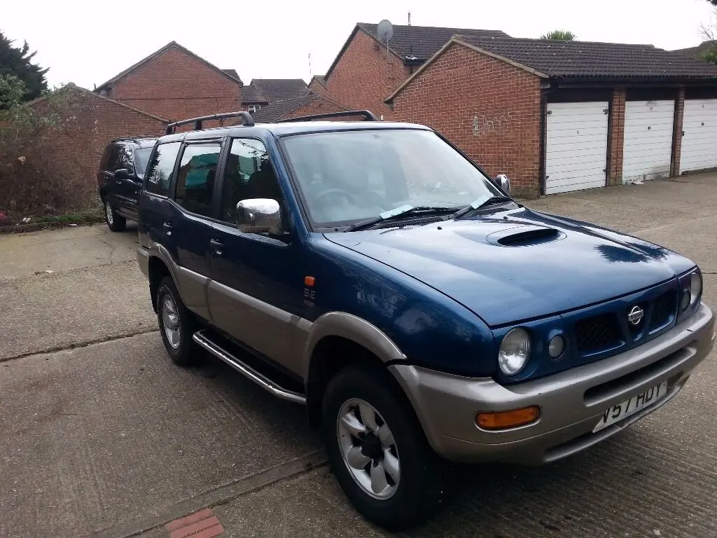 Nissan Terrano Terrano 2.4 Elegance 5