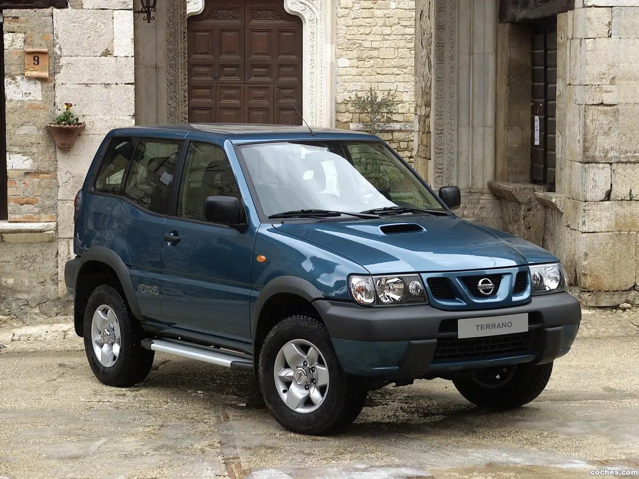 Nissan Terrano Terrano 2.4 Luxury 5