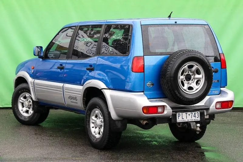 Nissan Terrano Terrano 2.4 Luxury 5