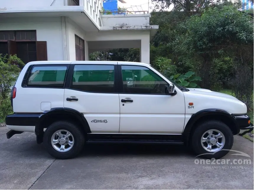 Nissan Terrano Terrano 2.4 S 5