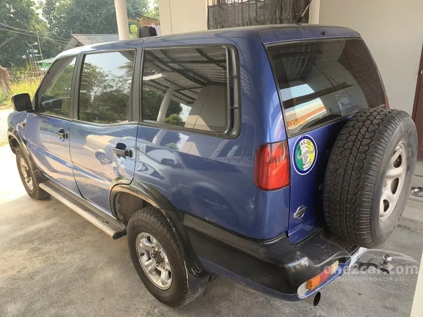 Nissan Terrano Terrano 2.4 S 6