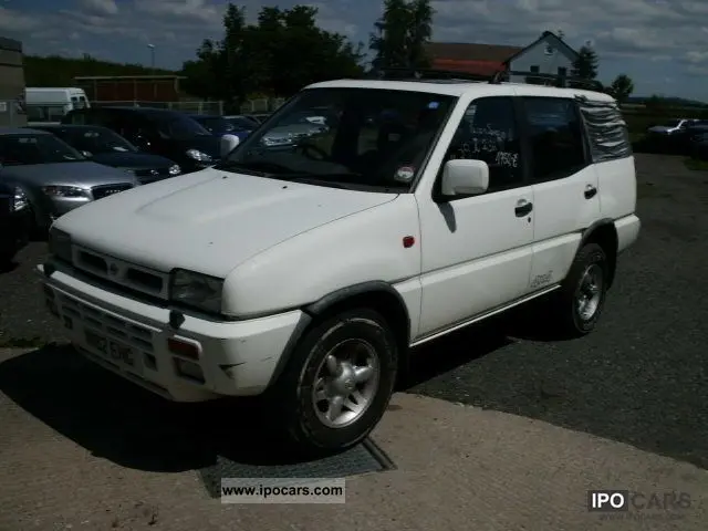 Nissan Terrano Terrano 2.4 SE 4