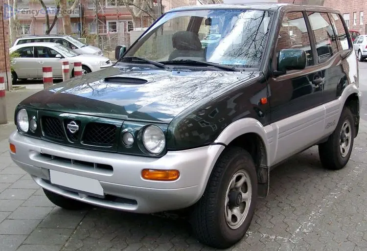 Nissan Terrano Terrano 2.4 SE 5