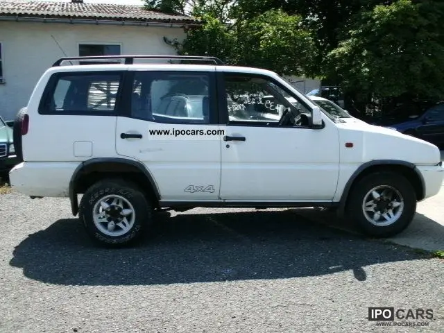 Nissan Terrano Terrano 2.4 SE 5