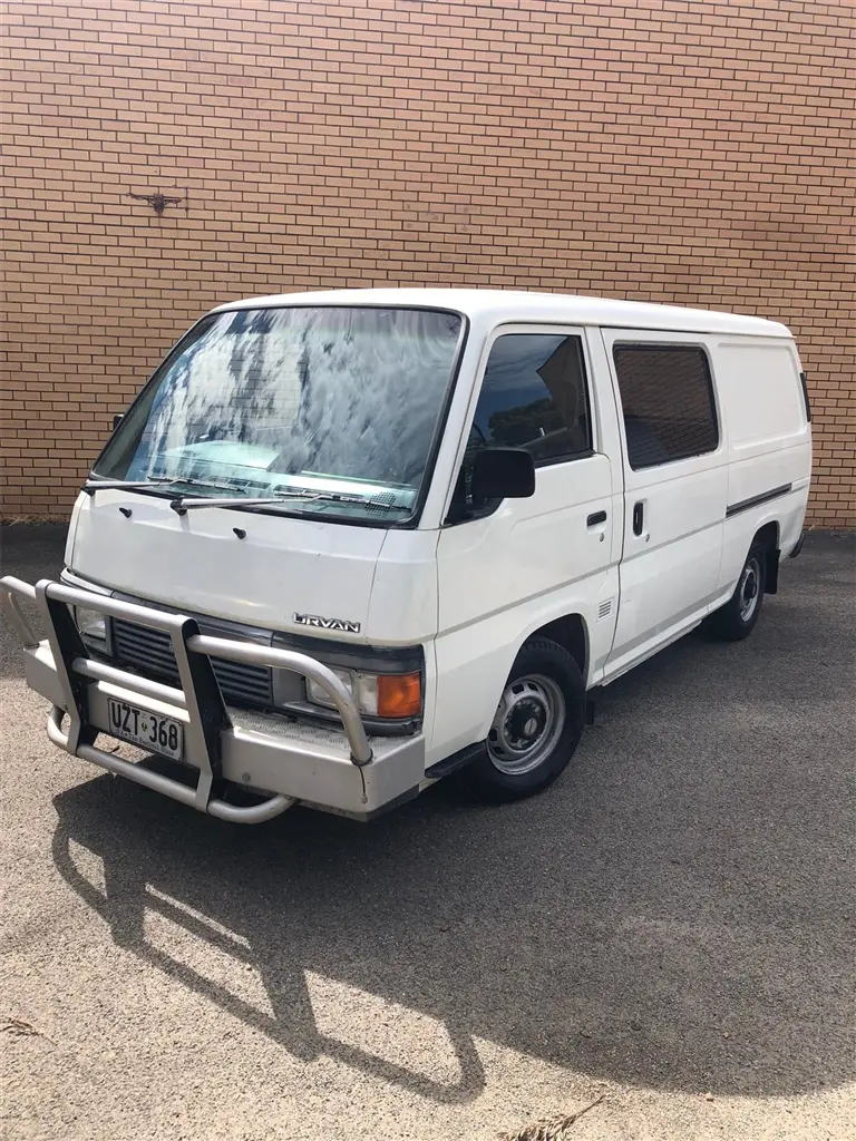 Nissan Urvan Urvan 2.4 6
