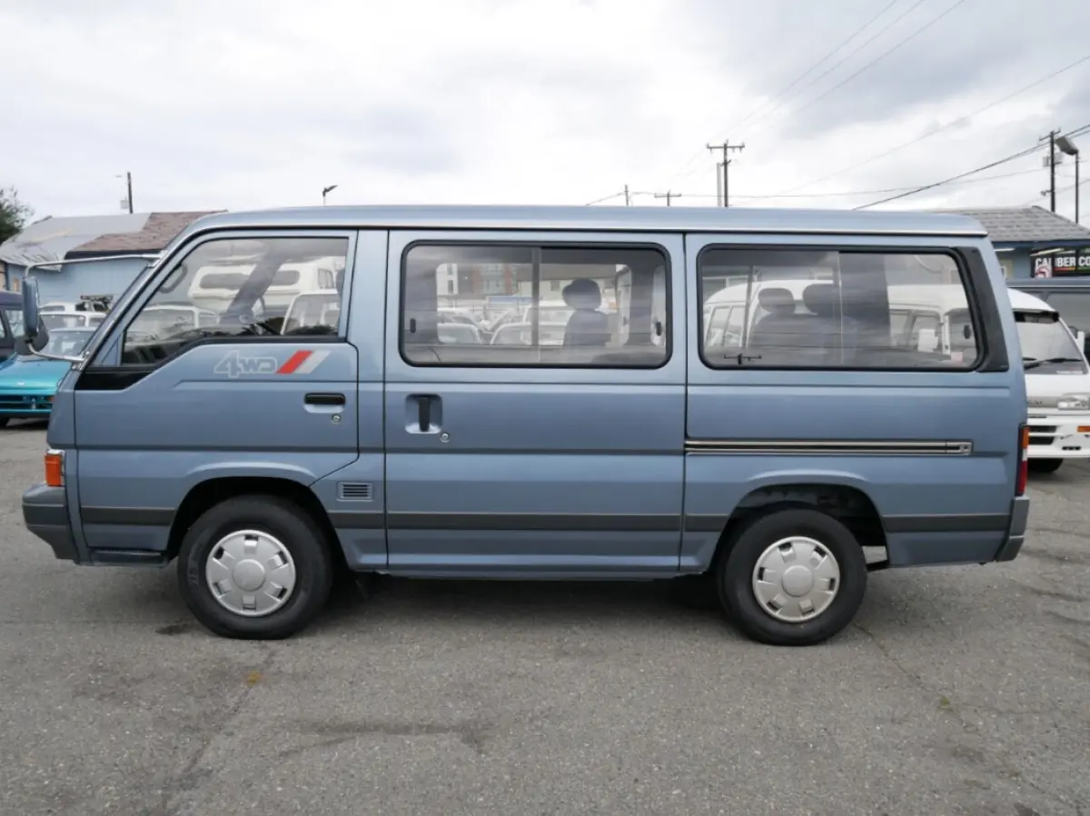 Nissan Urvan Urvan 2.5 D 6