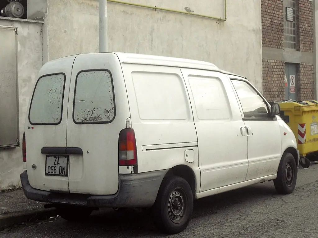 Nissan Vanette Vanette Cargo 2.3 D 5