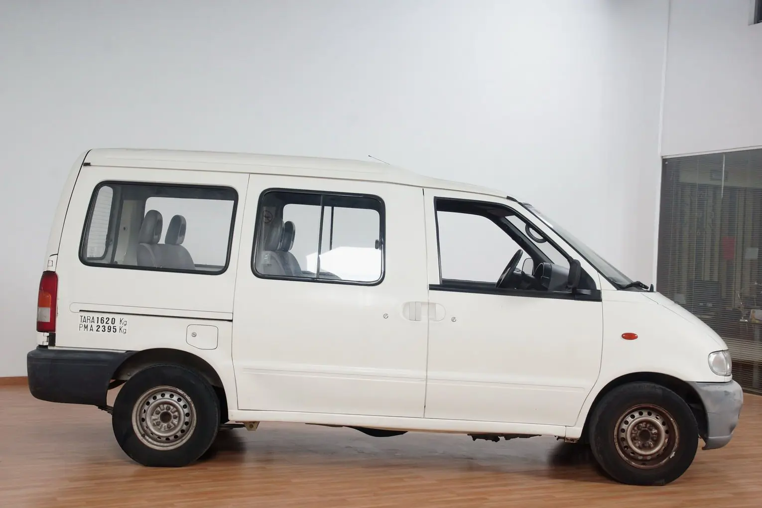 Nissan Vanette Vanette Cargo 2.3 D 1