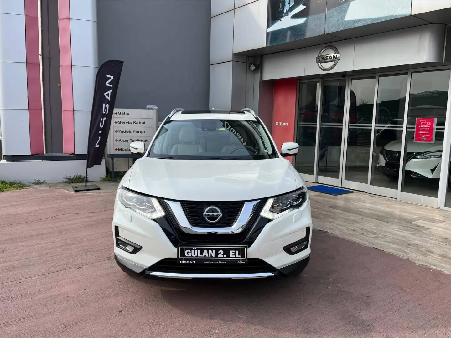 Nissan X-Trail X-Trail 1.3 DIG-T DCT Platinum 7 Koltuk (Bej Döşeme) 2