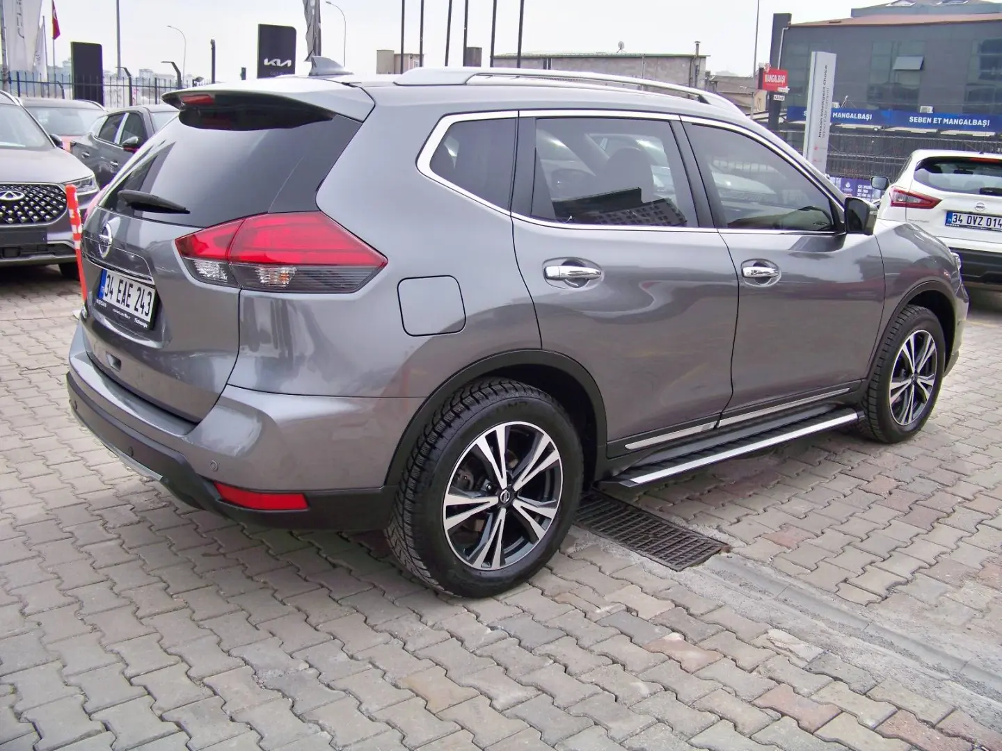 Nissan X-Trail X-Trail 1.3 DIG-T DCT Platinum 5 Koltuk (Taba Döşeme) 5