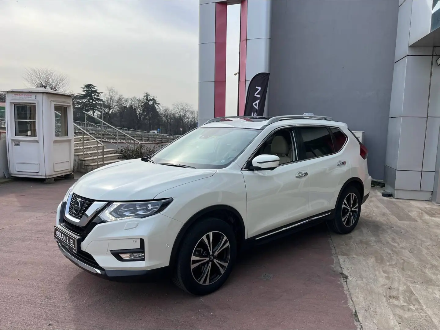 Nissan X-Trail X-Trail 1.3 DIG-T DCT Platinum 5 Koltuk (Bej Döşeme) 6