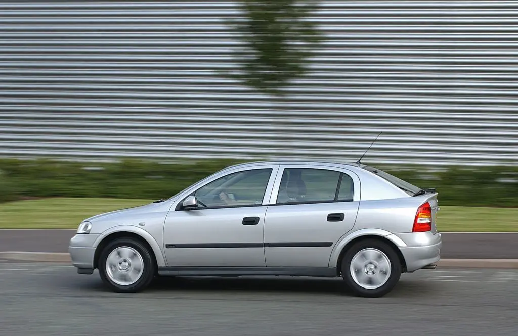 Opel Astra Astra 1.2 16V GL 5