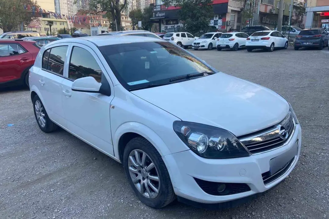 Opel Astra Astra 1.3 CDTI Active 5