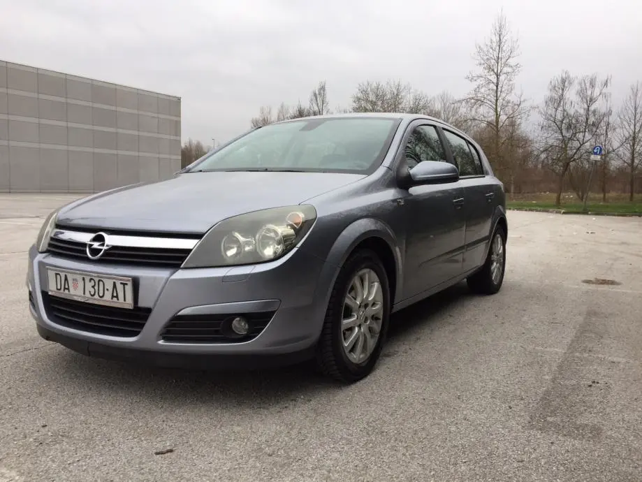 Opel Astra Astra 1.3 CDTI Elegance 4