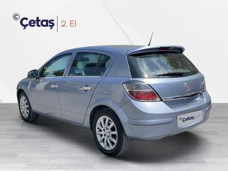 Opel Astra Astra 1.3 CDTI Essentia Easytronic 2